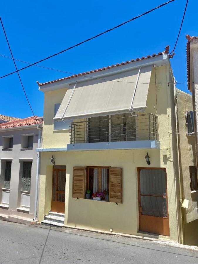 Blu Blu Apartment With Castle View Koroni  Bagian luar foto